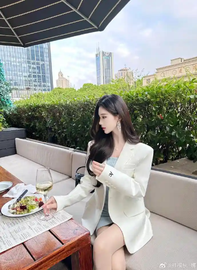 趣网App界面展示